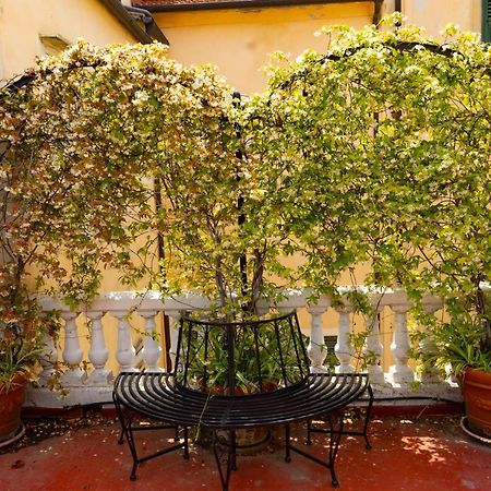 La Foresteria Di Palazzo Picedi Benettini Сарцана Экстерьер фото