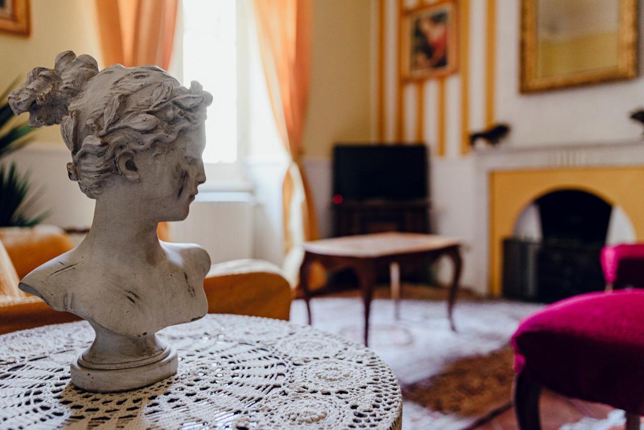 La Foresteria Di Palazzo Picedi Benettini Сарцана Экстерьер фото
