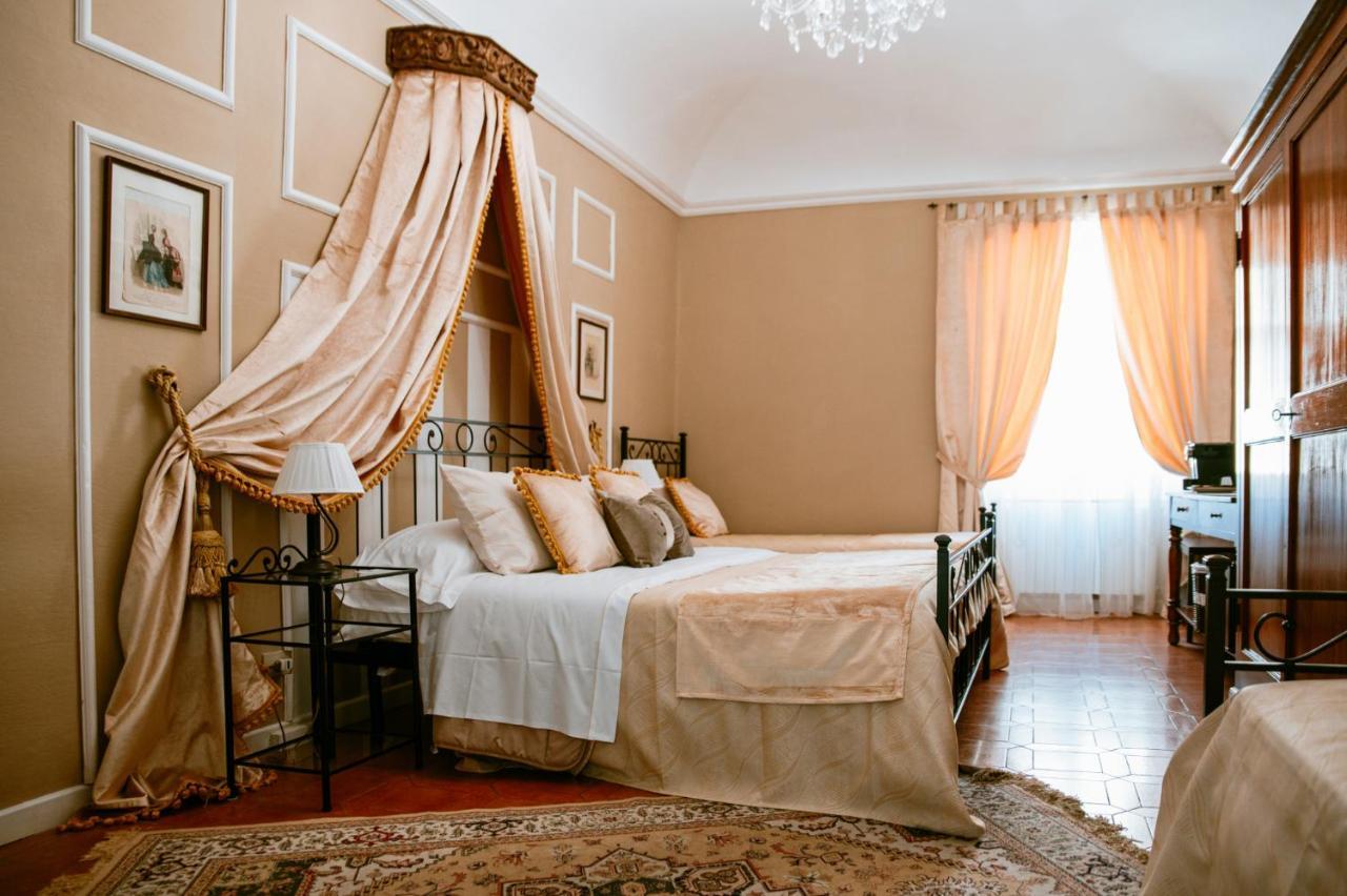 La Foresteria Di Palazzo Picedi Benettini Сарцана Экстерьер фото