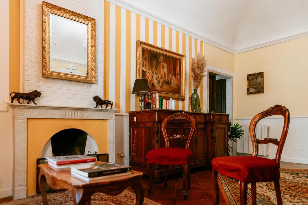 La Foresteria Di Palazzo Picedi Benettini Сарцана Экстерьер фото