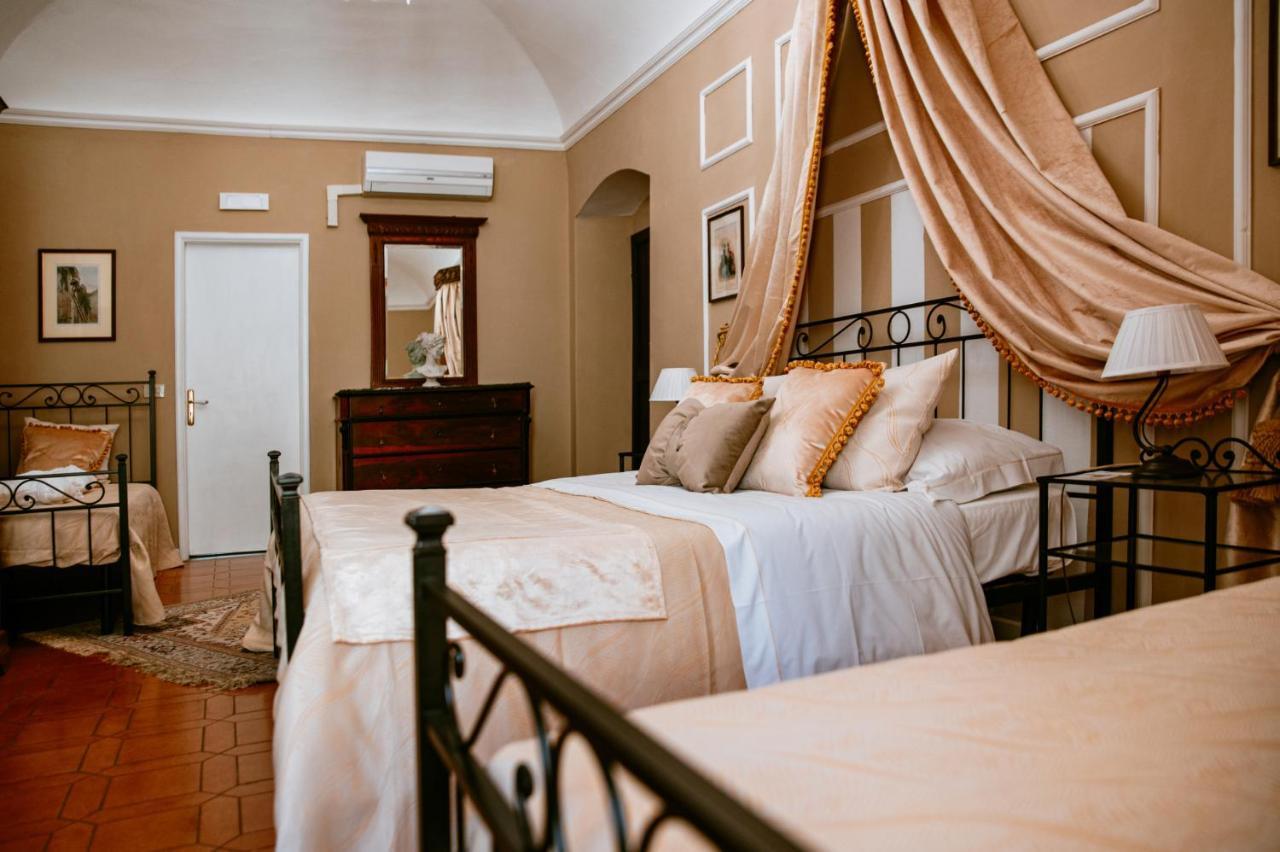 La Foresteria Di Palazzo Picedi Benettini Сарцана Экстерьер фото