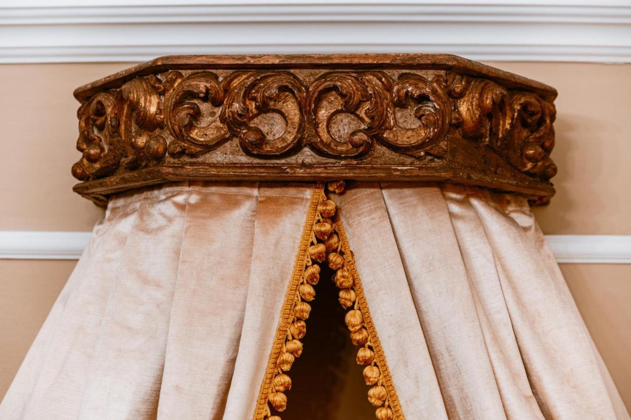 La Foresteria Di Palazzo Picedi Benettini Сарцана Экстерьер фото