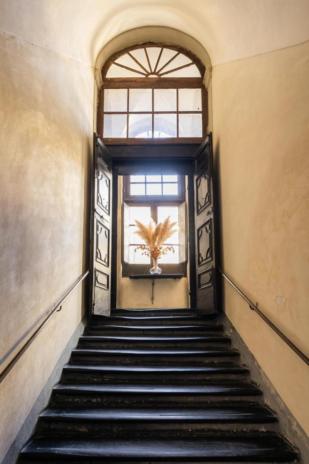 La Foresteria Di Palazzo Picedi Benettini Сарцана Экстерьер фото