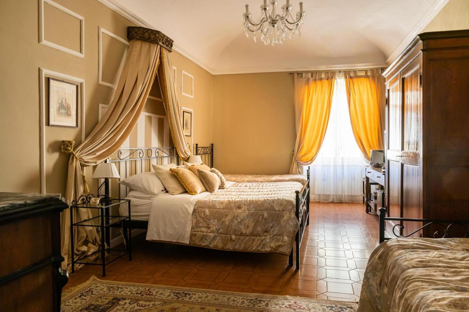 La Foresteria Di Palazzo Picedi Benettini Сарцана Экстерьер фото