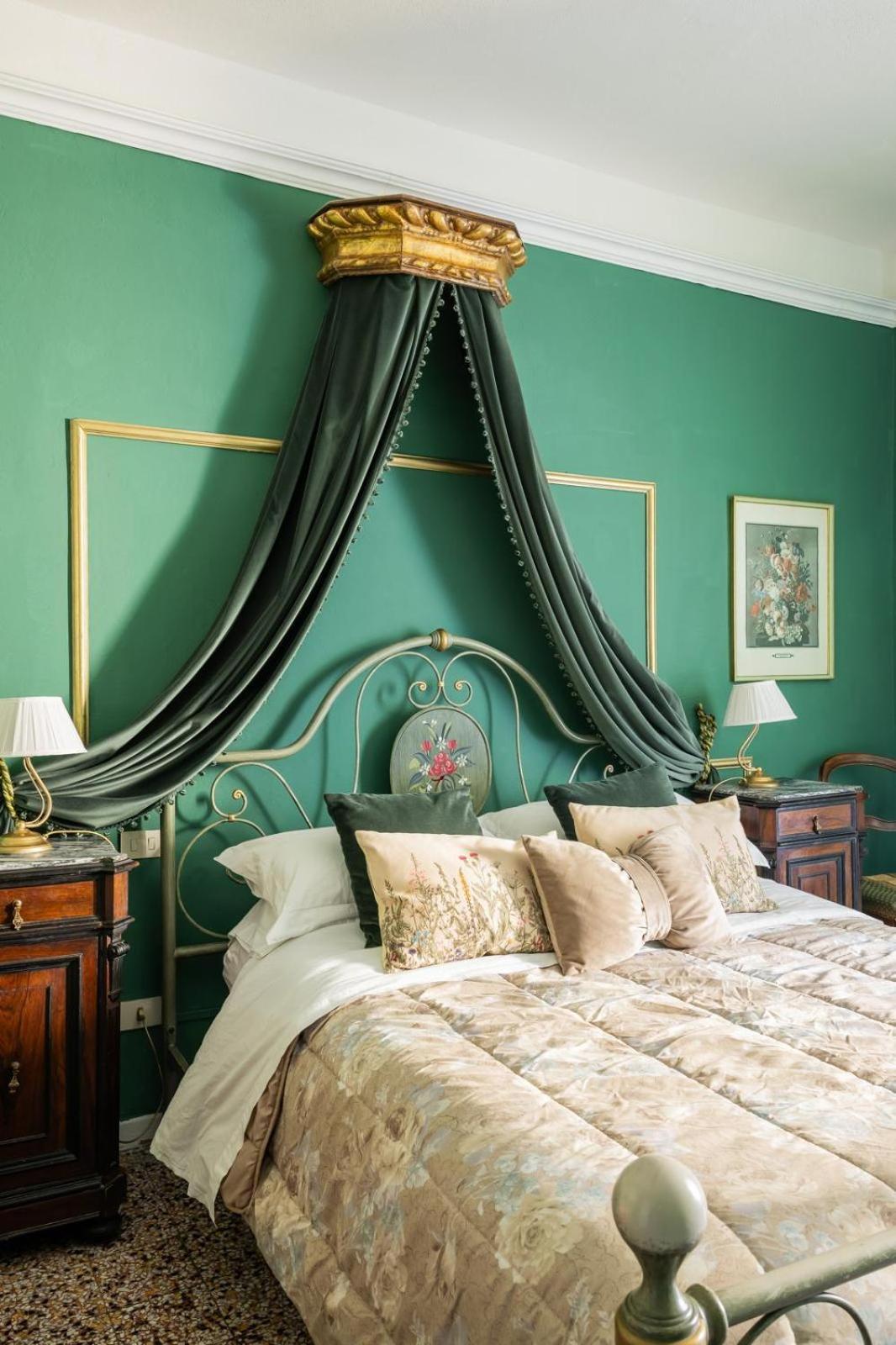 La Foresteria Di Palazzo Picedi Benettini Сарцана Экстерьер фото