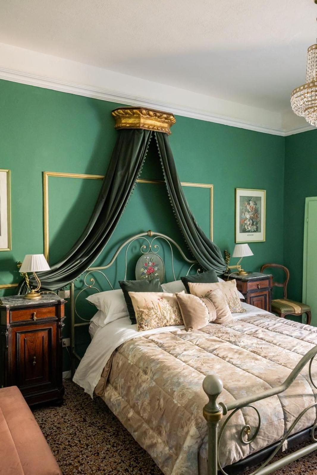 La Foresteria Di Palazzo Picedi Benettini Сарцана Экстерьер фото